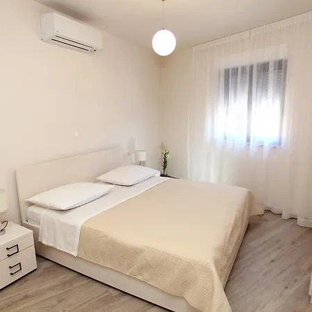 Aquamarie Apartment