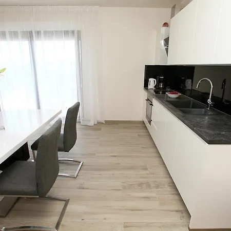 Aquamarie Apartment