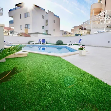 Aquamarie Apartment