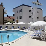 Aquamarie Apartment