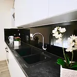 Aquamarie Apartment *